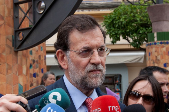 La policia cree que Rajoy no dice la palabra "Bárcenas" por una apuesta con unos chinos