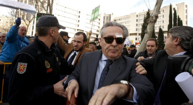 Blesa contraataca acusando a miles de jubilados de llevarse los bolígrafos de Caja Madrid