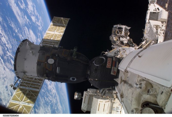 El Vaticano condena el acoplamiento entre la nave Soyuz y la Estación Espacial Internacional
